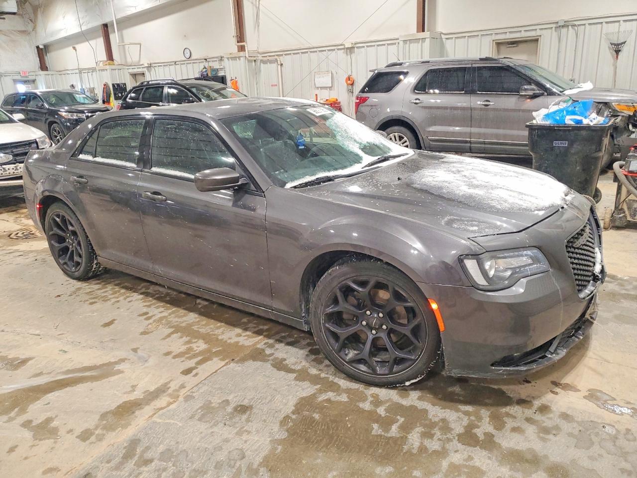2019 CHRYSLER 300 S photo 4