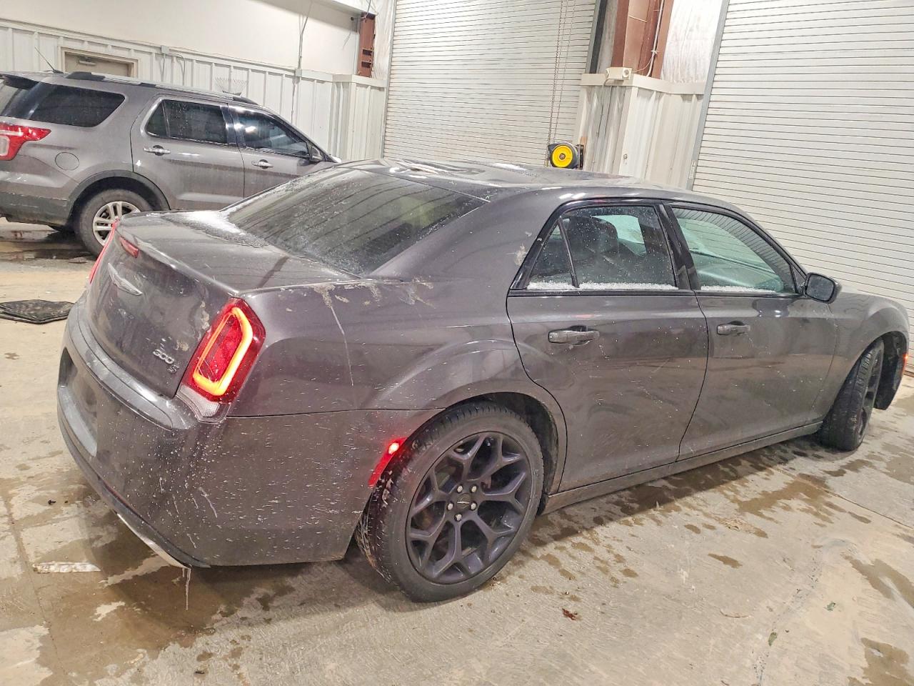 2019 CHRYSLER 300 S photo 3