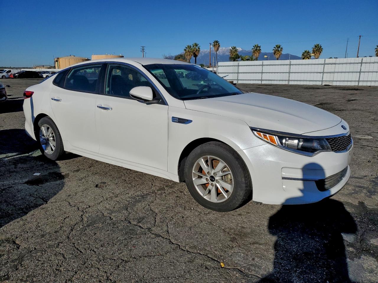 2016 KIA OPTIMA LX photo 4