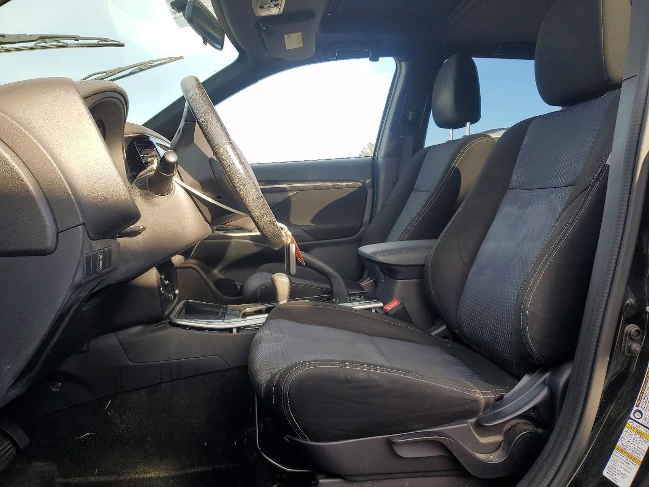 2018 MITSUBISHI OUTLANDER SE photo 7