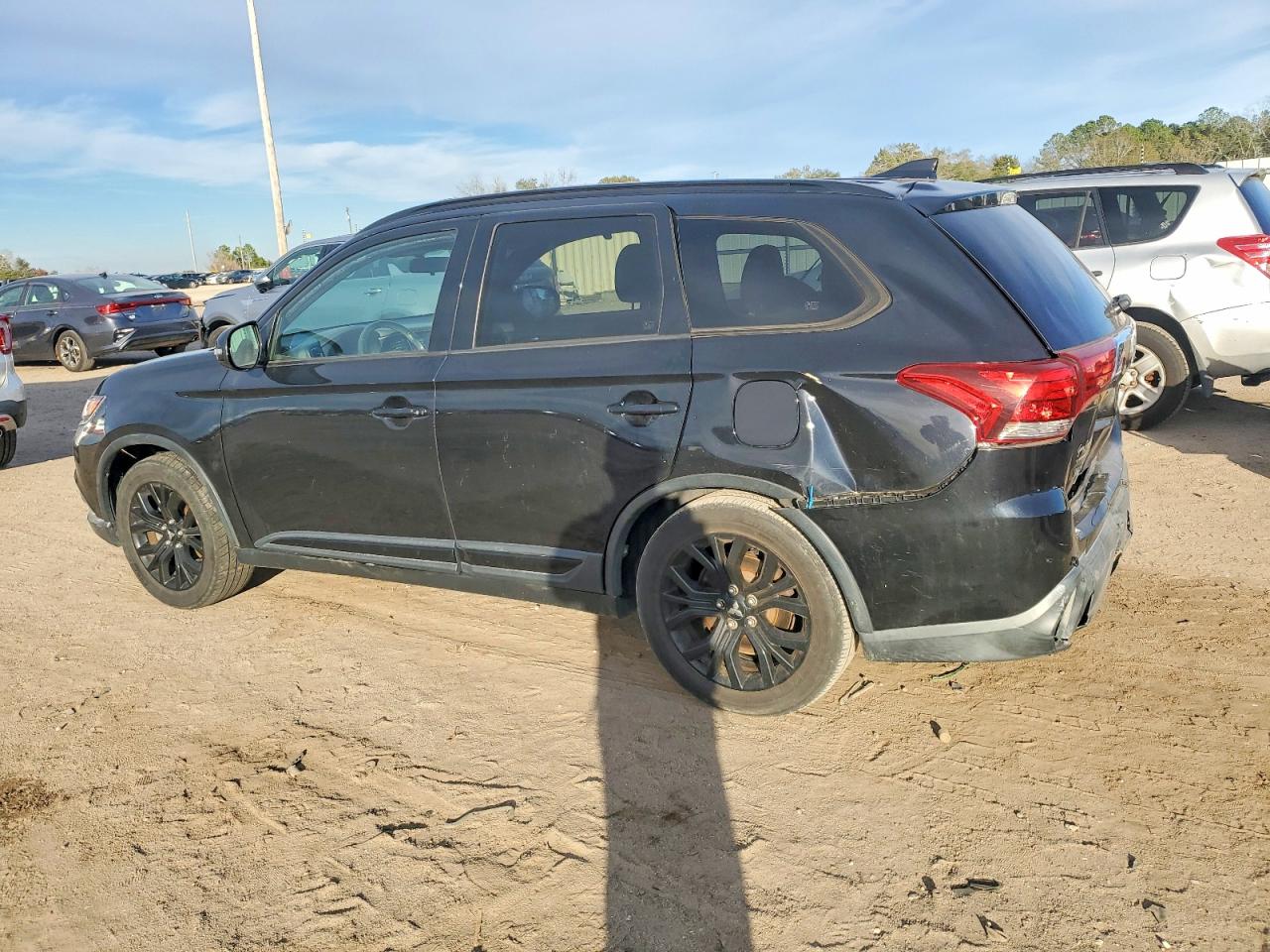 2018 MITSUBISHI OUTLANDER SE photo 2