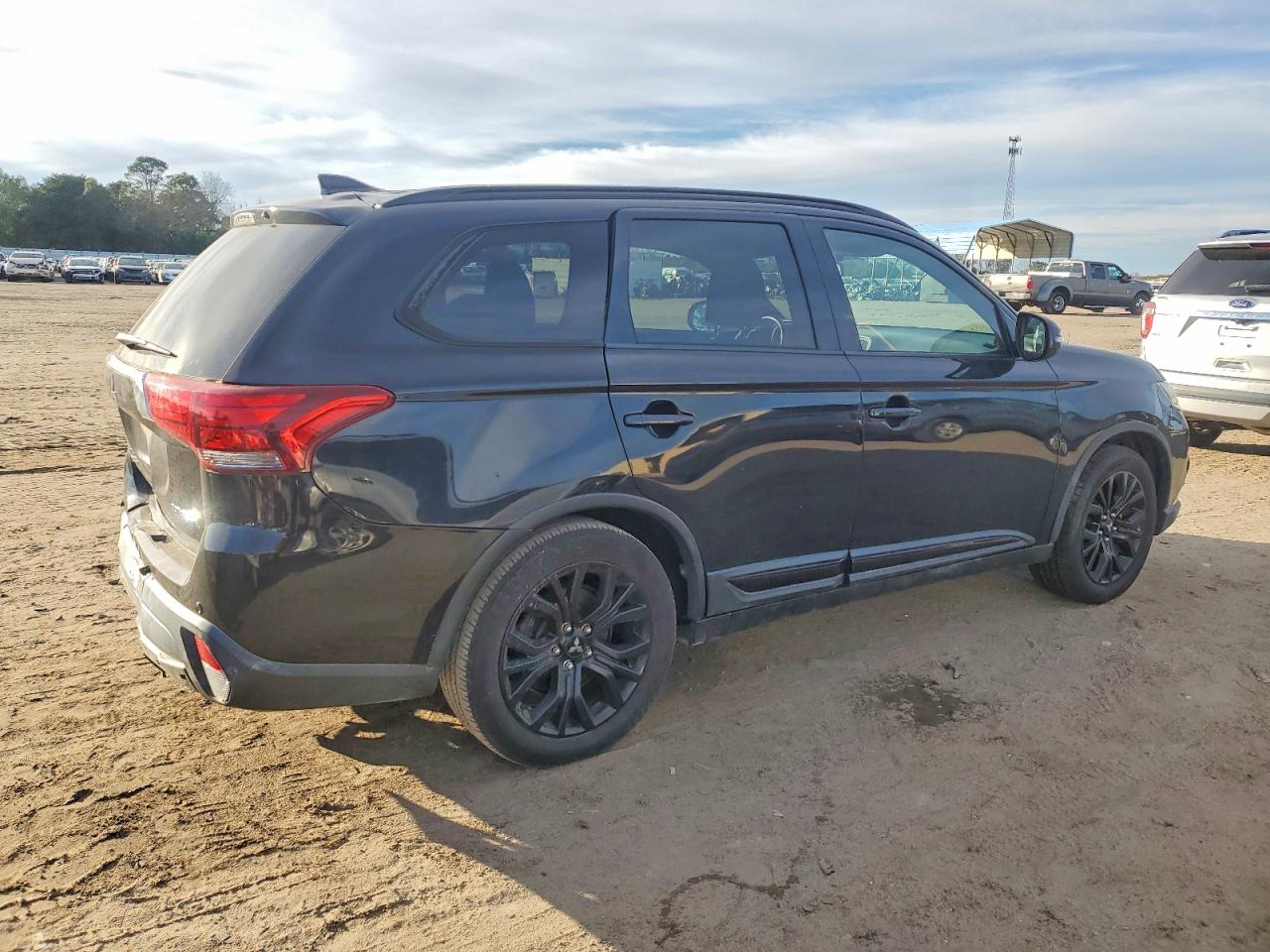 2018 MITSUBISHI OUTLANDER SE photo 3