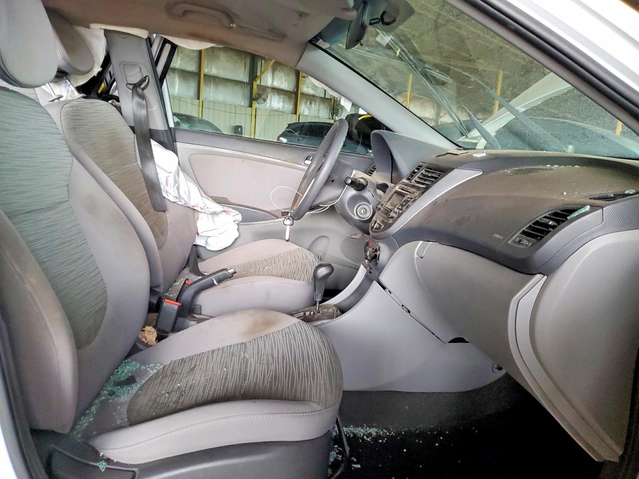 2017 HYUNDAI ACCENT SE photo 7