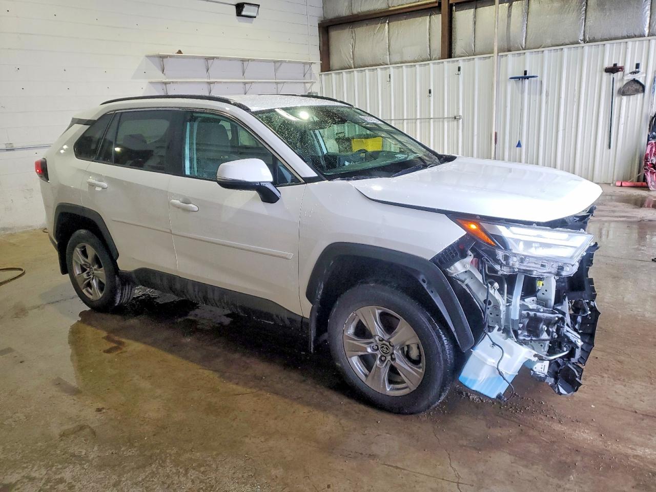 2022 TOYOTA RAV4 XLE photo 7