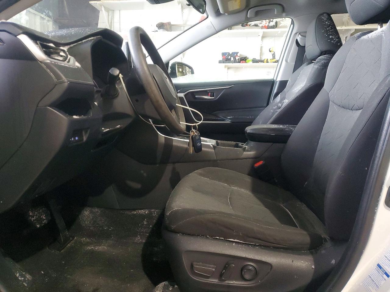 2022 TOYOTA RAV4 XLE photo 13