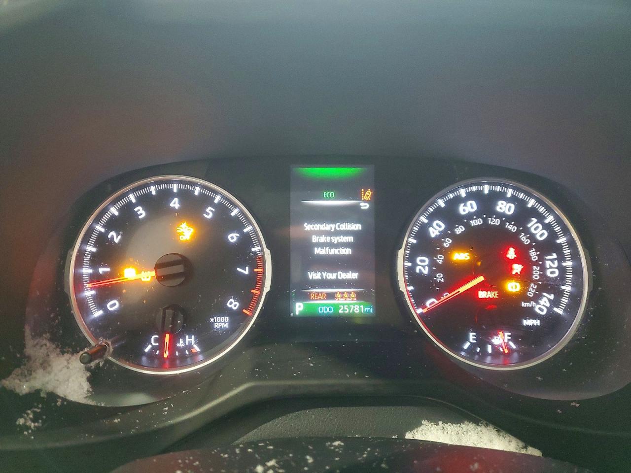 2022 TOYOTA RAV4 XLE photo 17