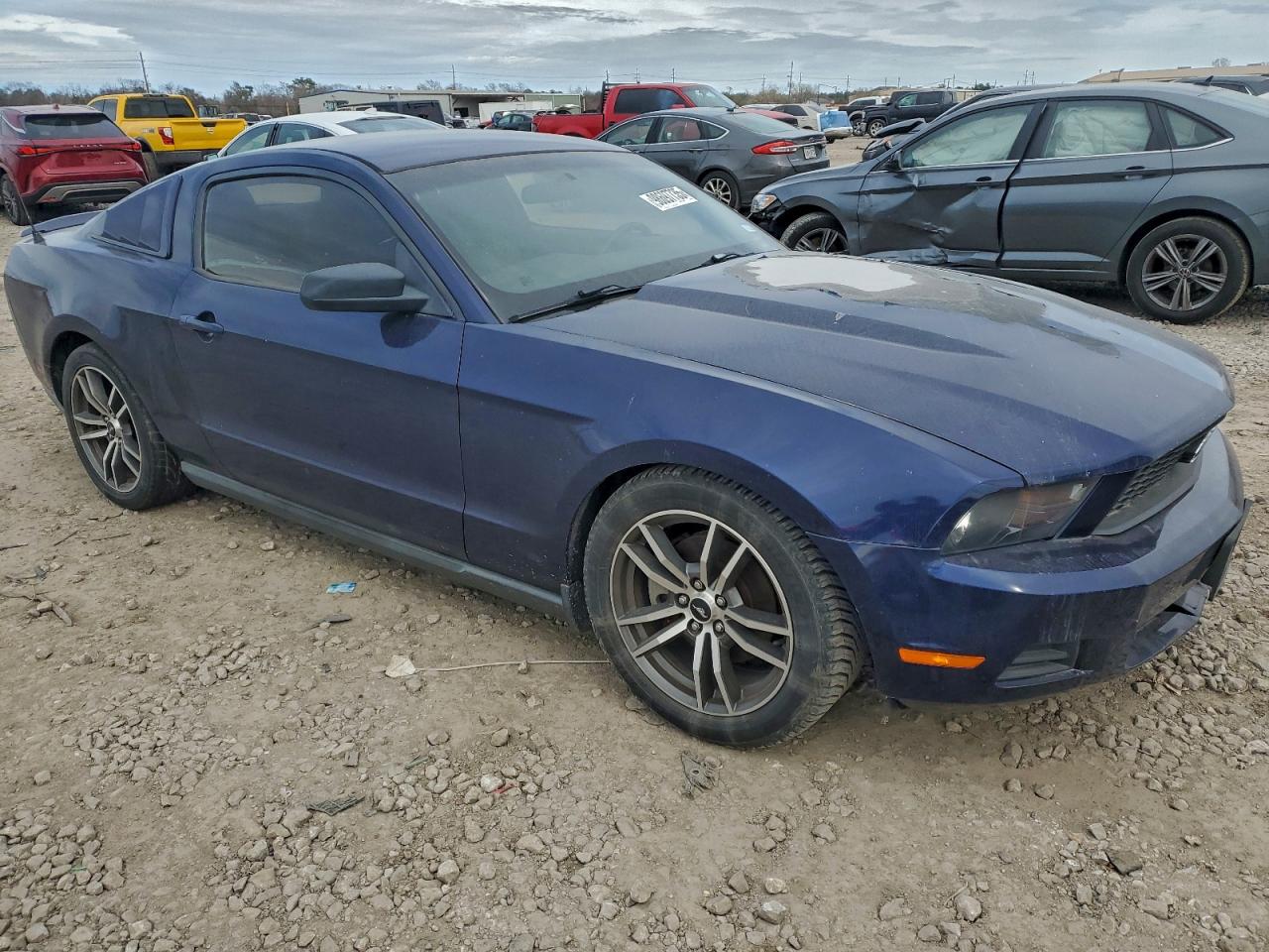 2012 FORD MUSTANG photo 4