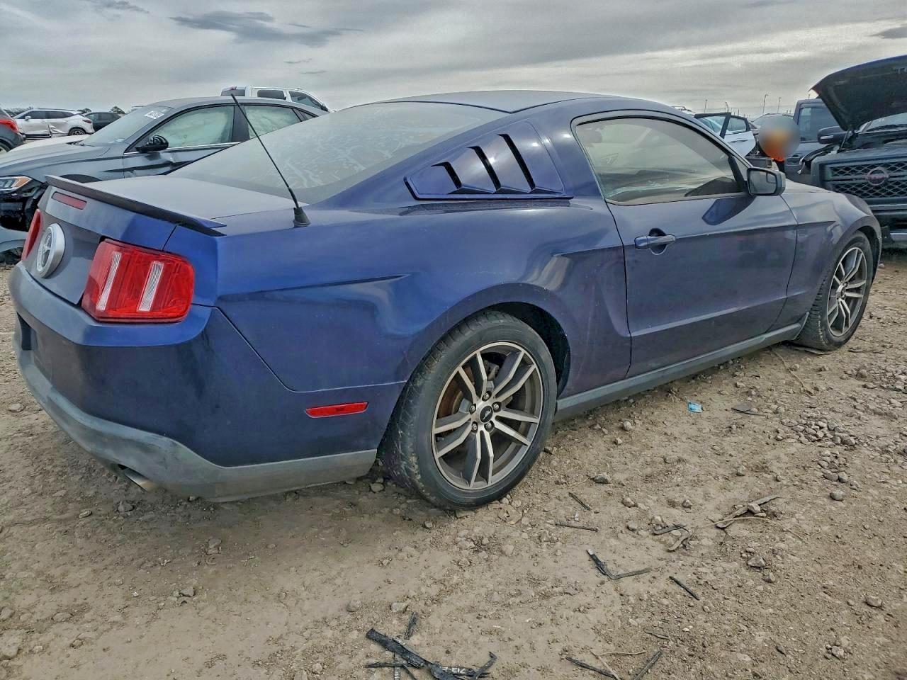 2012 FORD MUSTANG photo 3