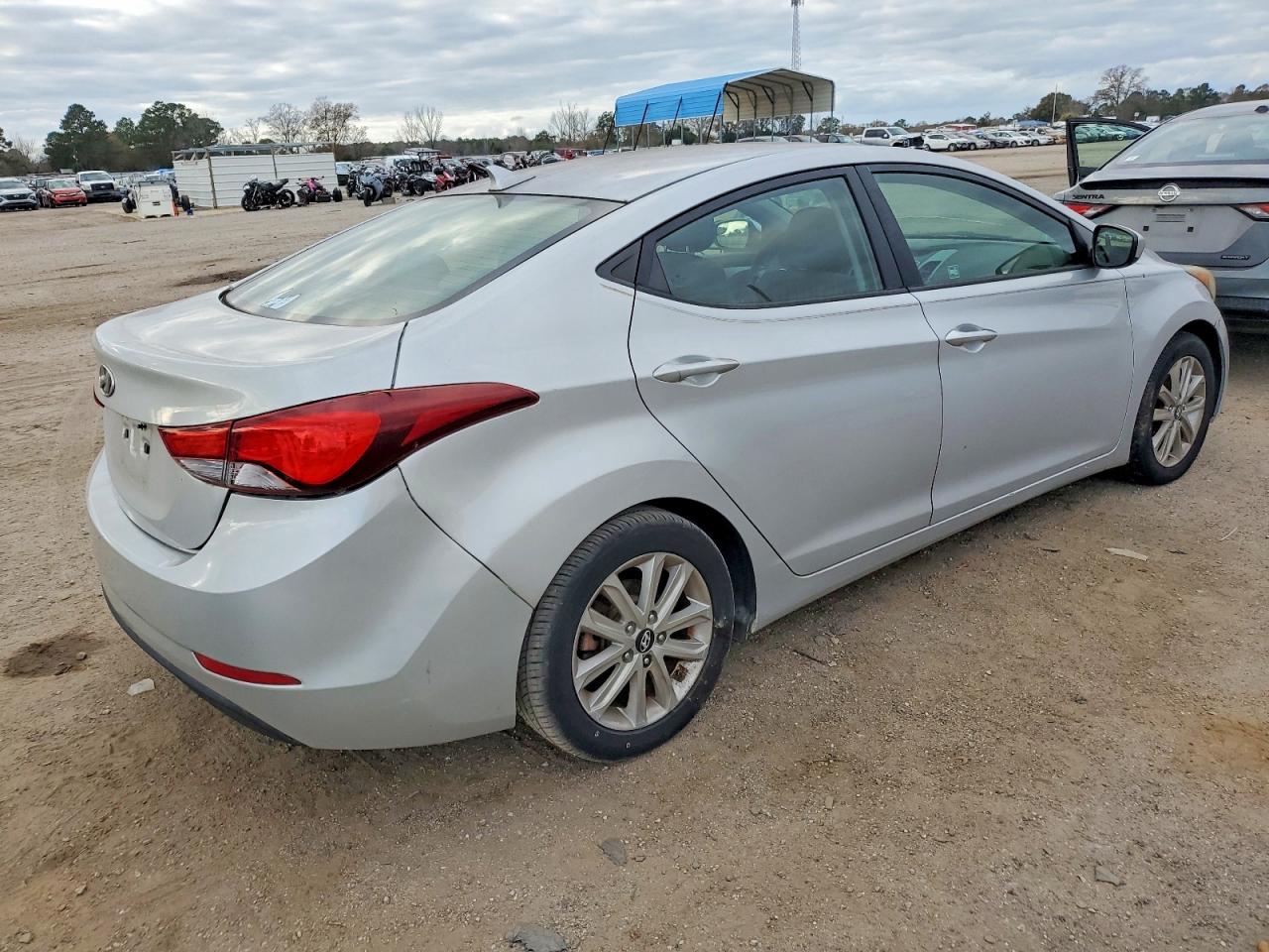2014 HYUNDAI ELANTRA SE photo 3