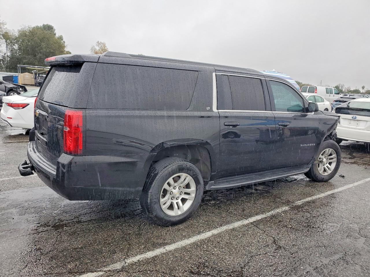 2018 CHEVROLET SUBURBAN C1500 LT photo 3
