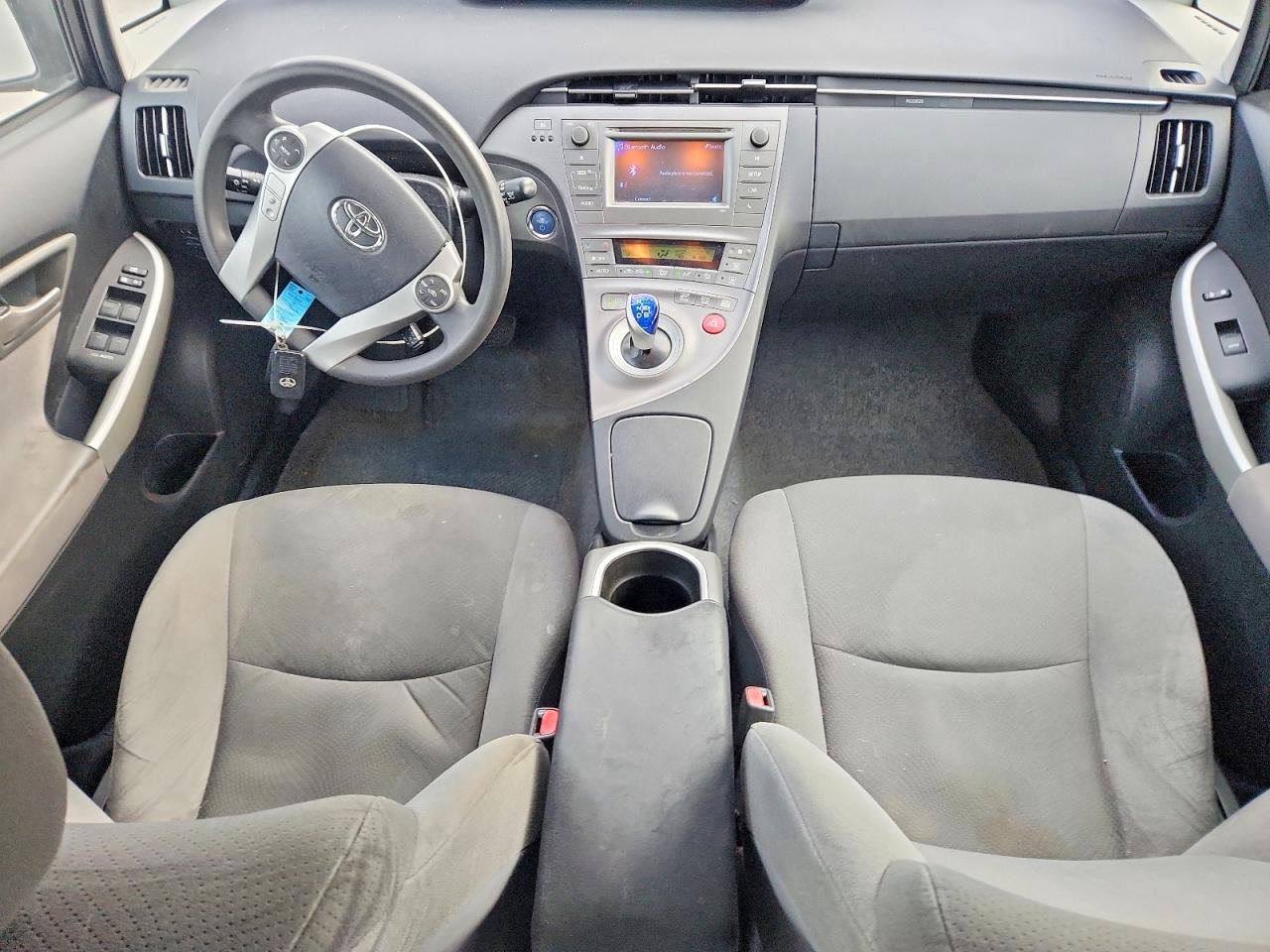 2014 TOYOTA PRIUS photo 8