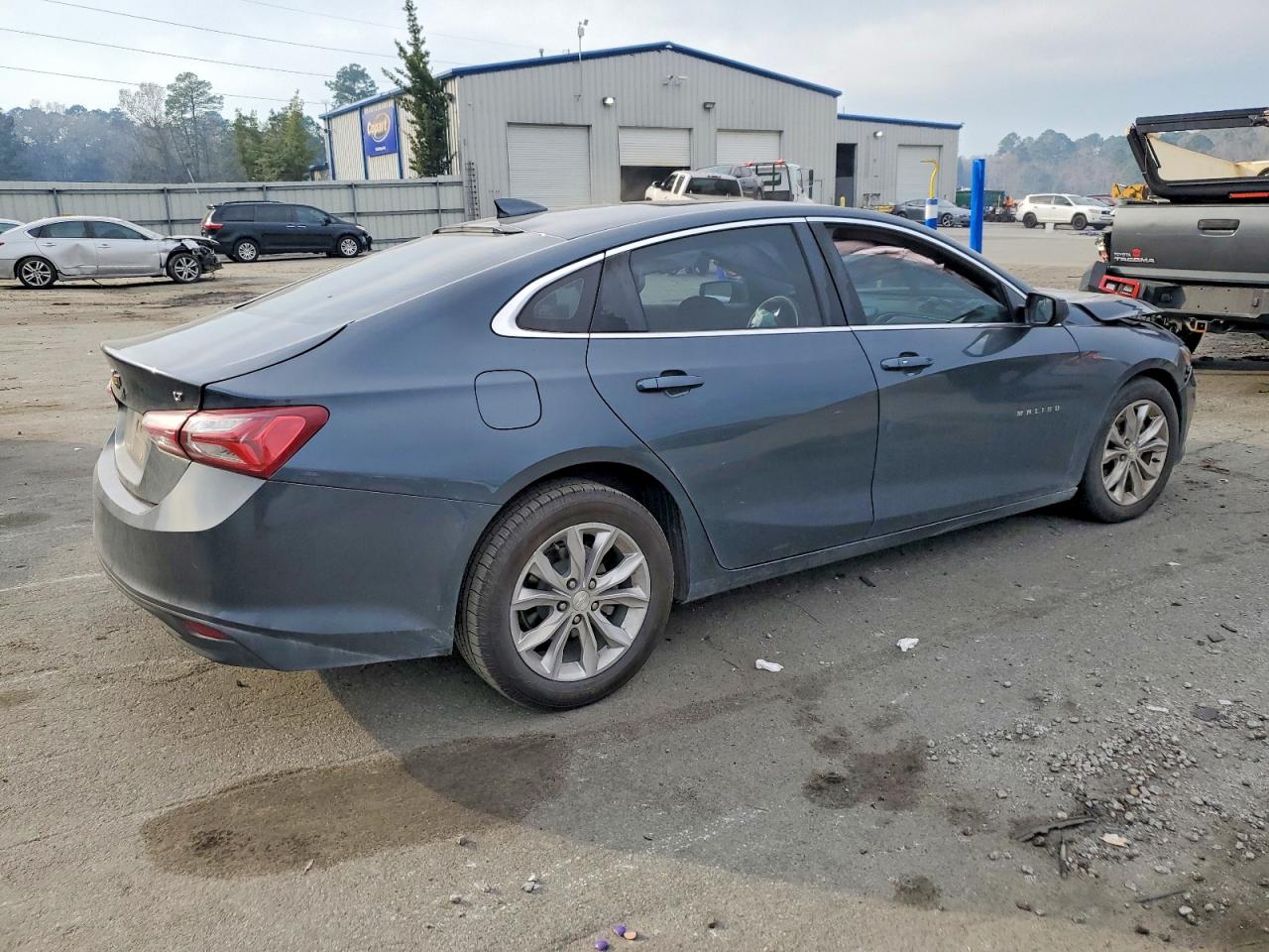 2020 CHEVROLET MALIBU LT photo 3