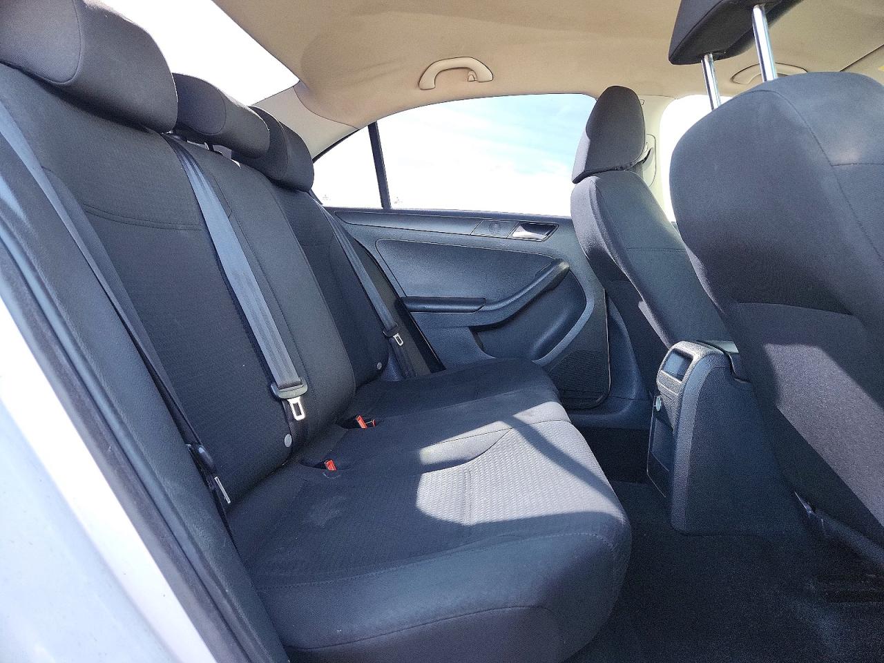 2016 VOLKSWAGEN JETTA S photo 10