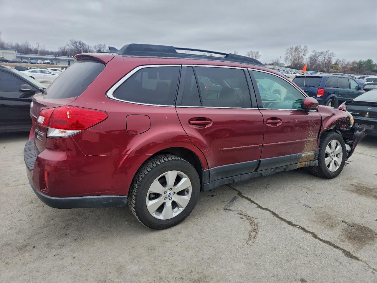 2011 SUBARU OUTBACK photo 3