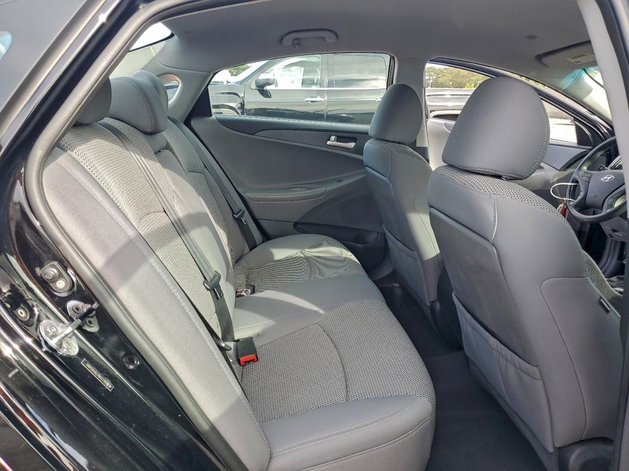 2011 HYUNDAI SONATA GLS photo 10