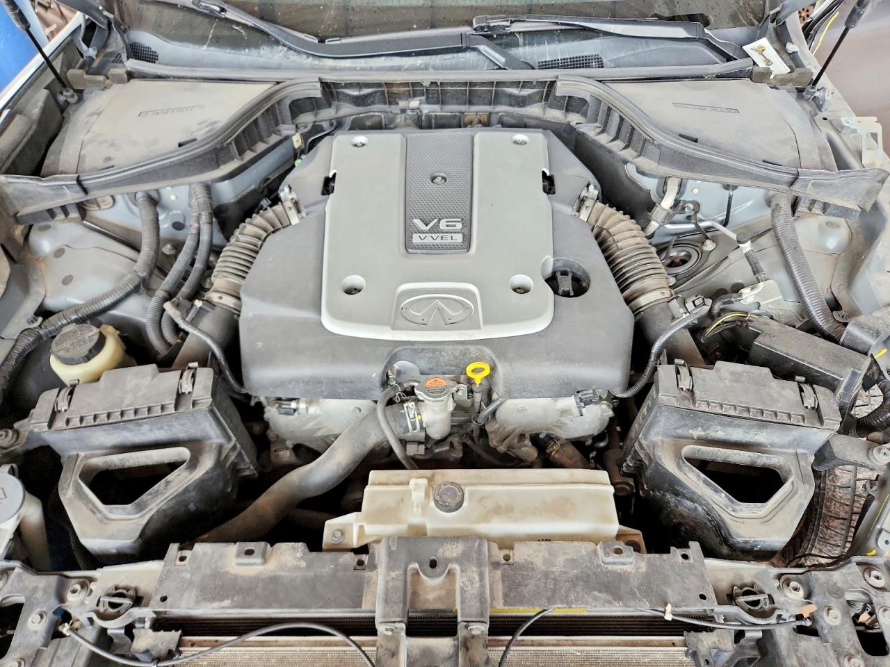 2015 INFINITI Q70L 3.7 photo 11