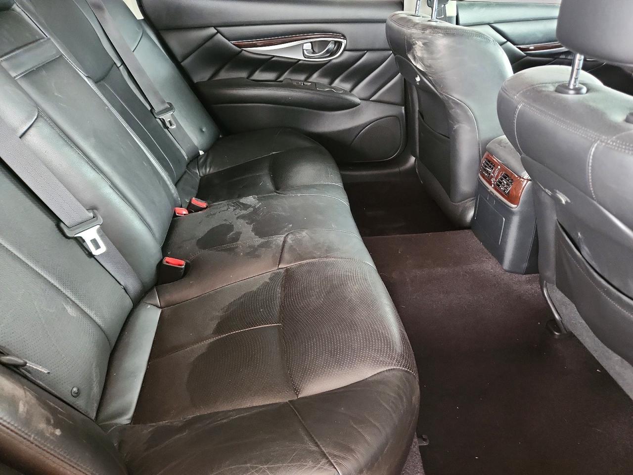 2015 INFINITI Q70L 3.7 photo 10
