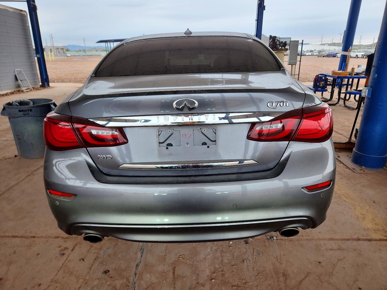 2015 INFINITI Q70L 3.7 photo 6