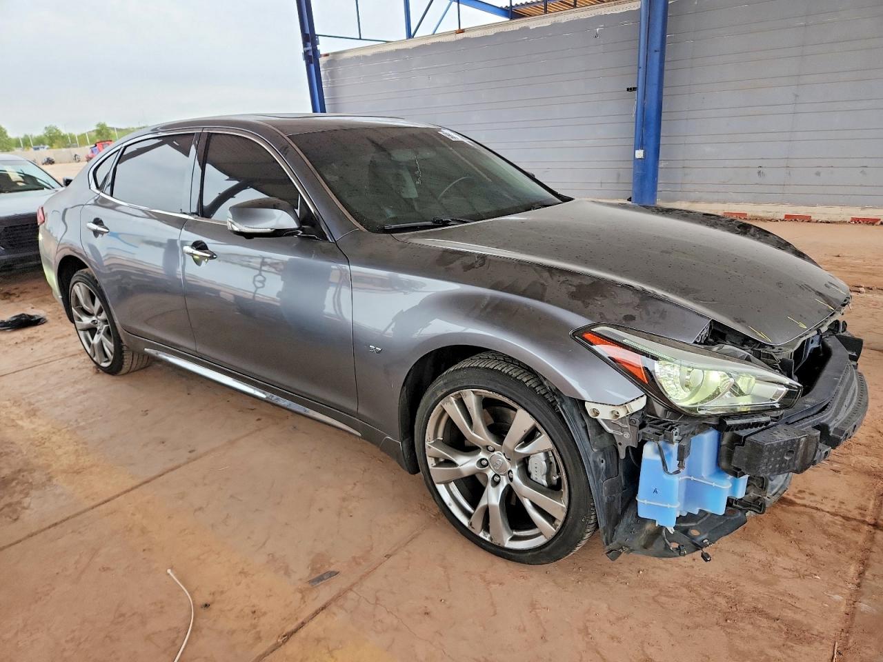2015 INFINITI Q70L 3.7 photo 4