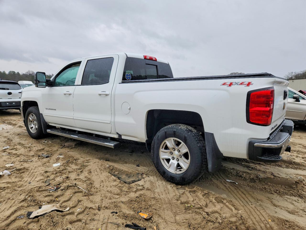 2017 CHEVROLET SILVERADO K1500 LT photo 2