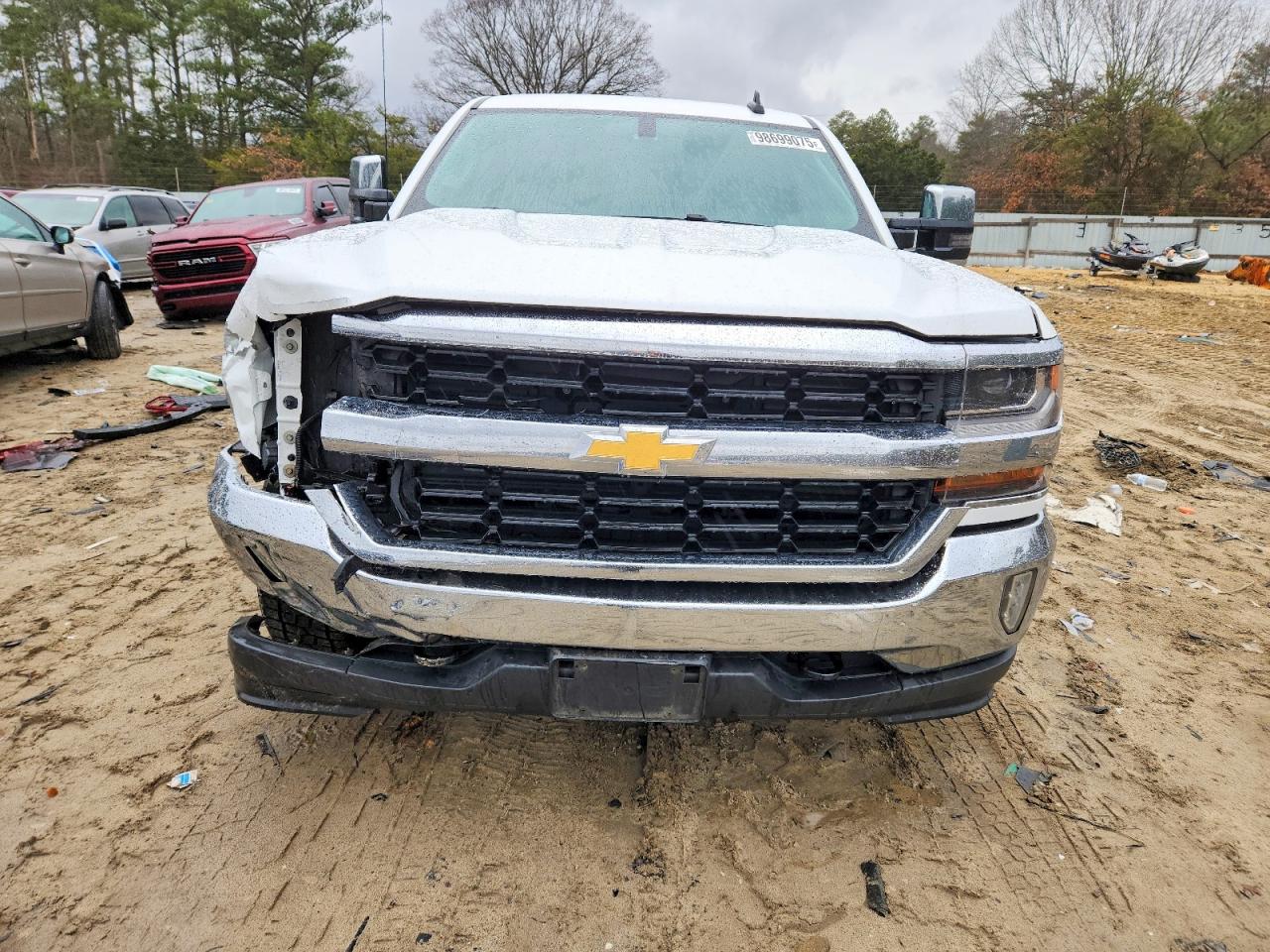 2017 CHEVROLET SILVERADO K1500 LT photo 5