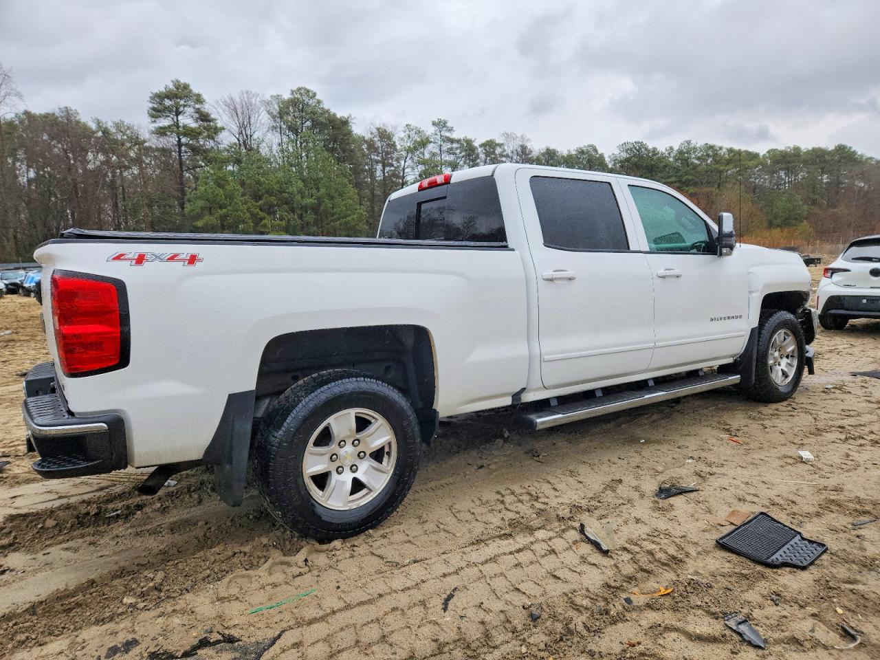 2017 CHEVROLET SILVERADO K1500 LT photo 3