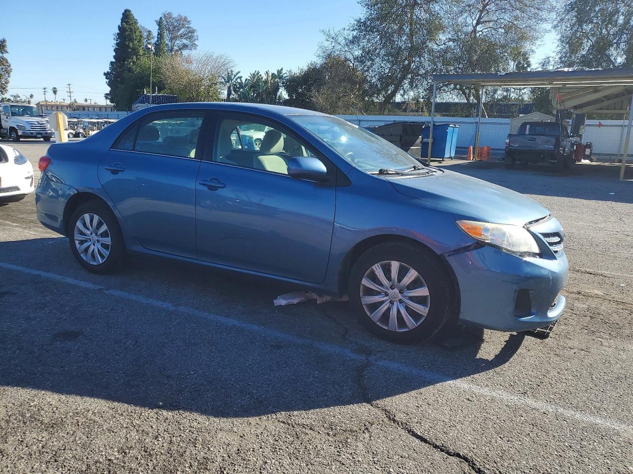 2013 TOYOTA COROLLA BASE photo 4