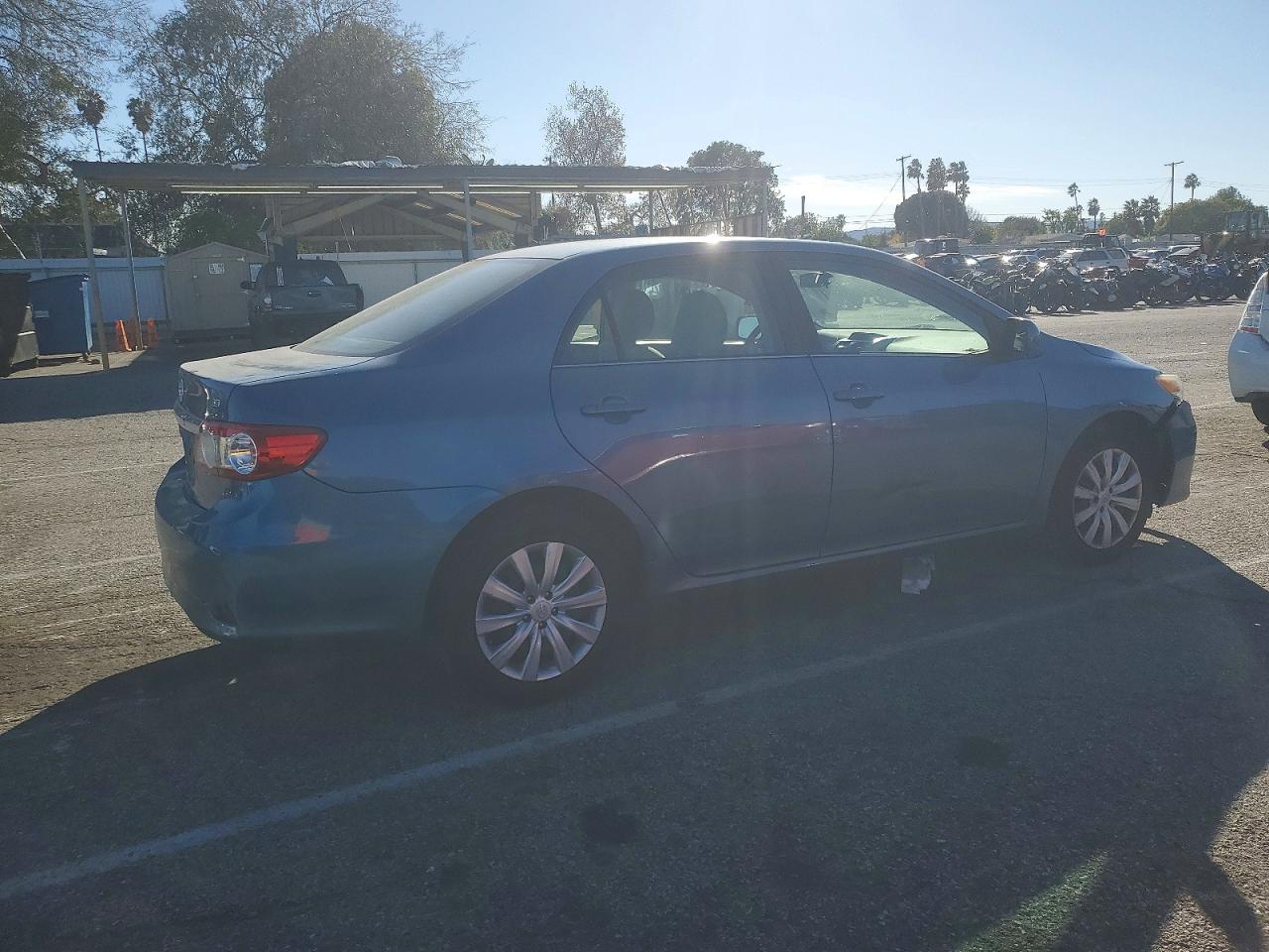 2013 TOYOTA COROLLA BASE photo 3