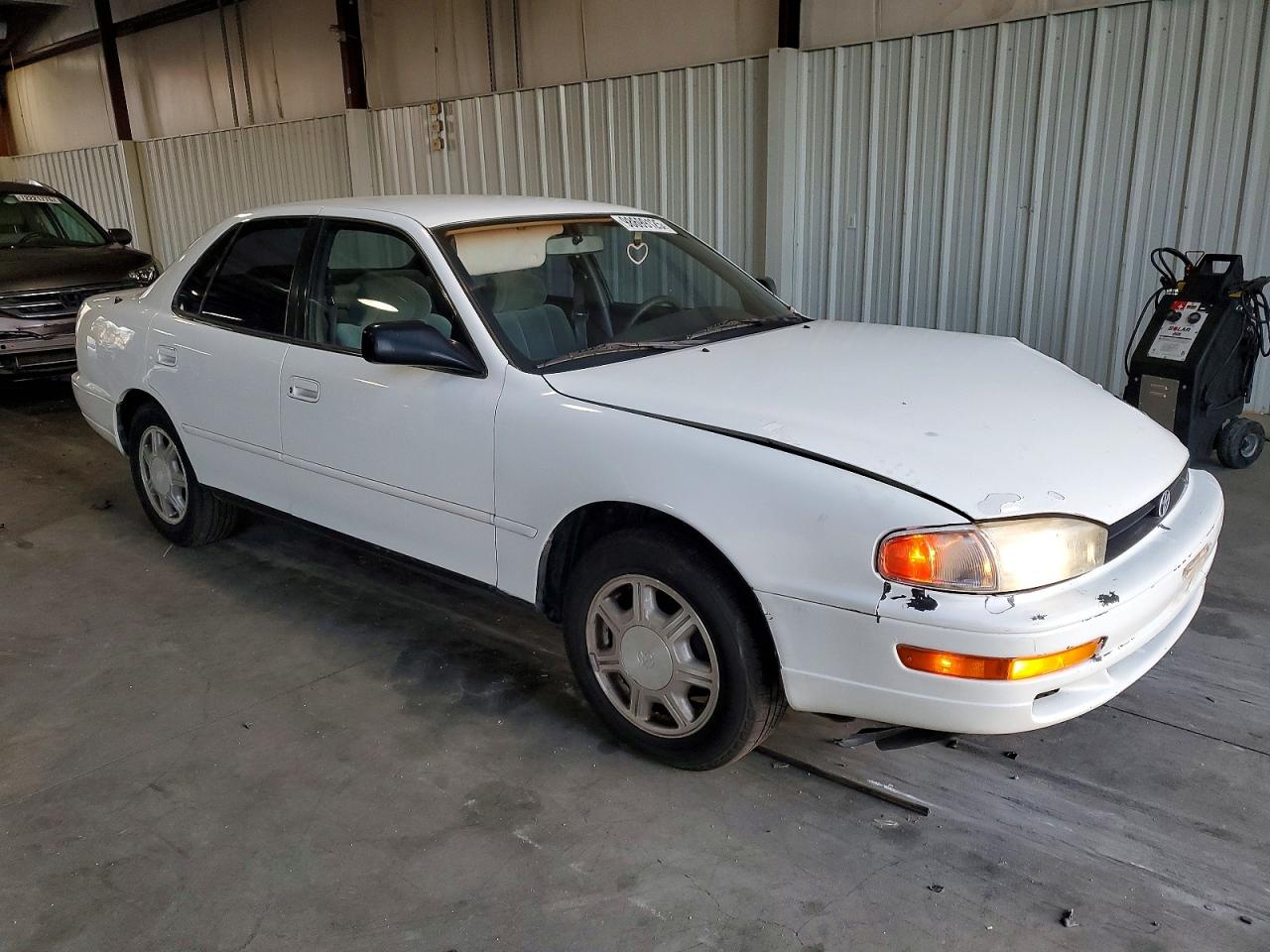 1992 TOYOTA CAMRY LE photo 4