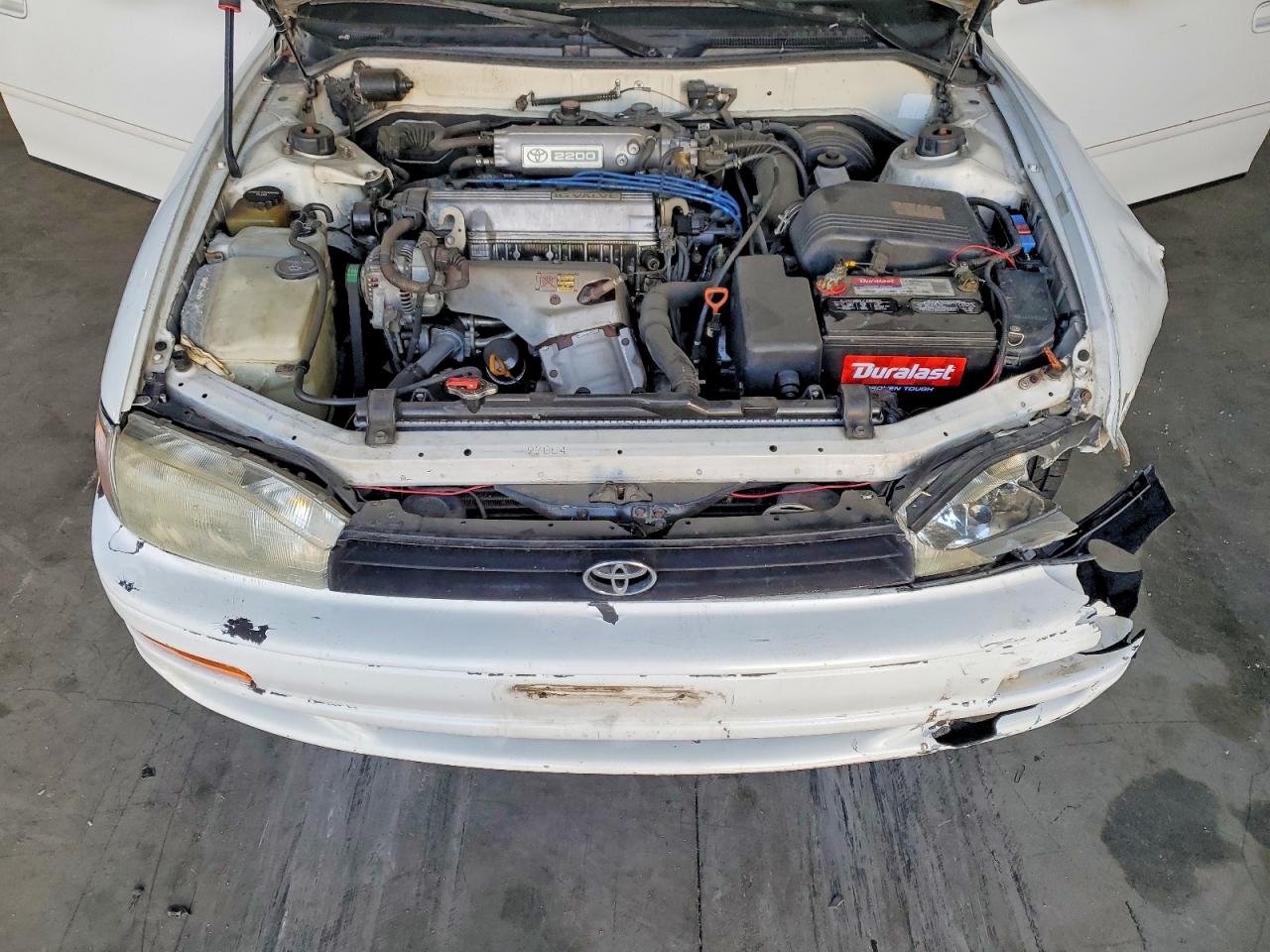 1992 TOYOTA CAMRY LE photo 11