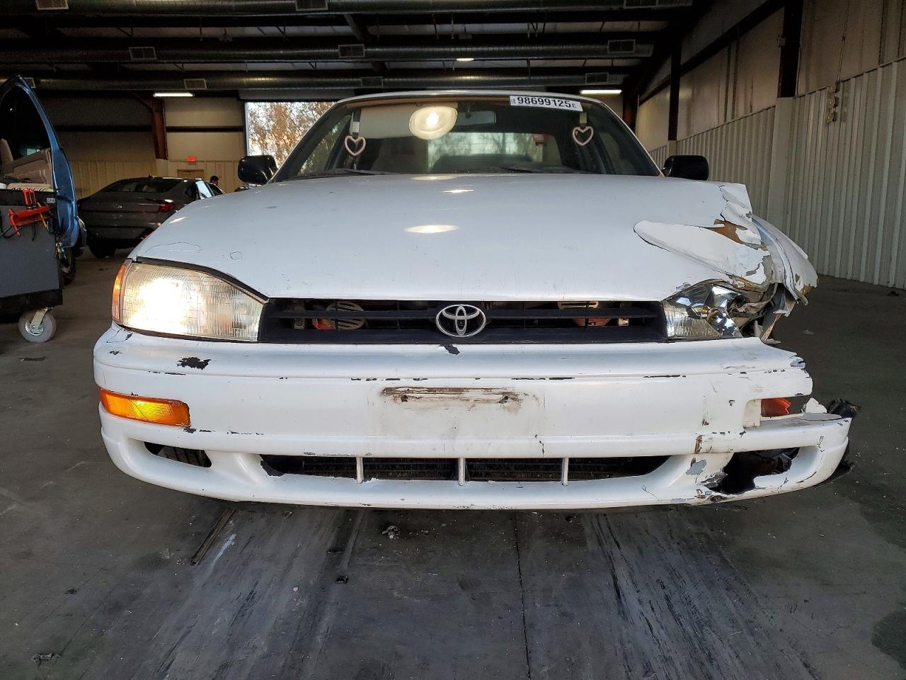 1992 TOYOTA CAMRY LE photo 5