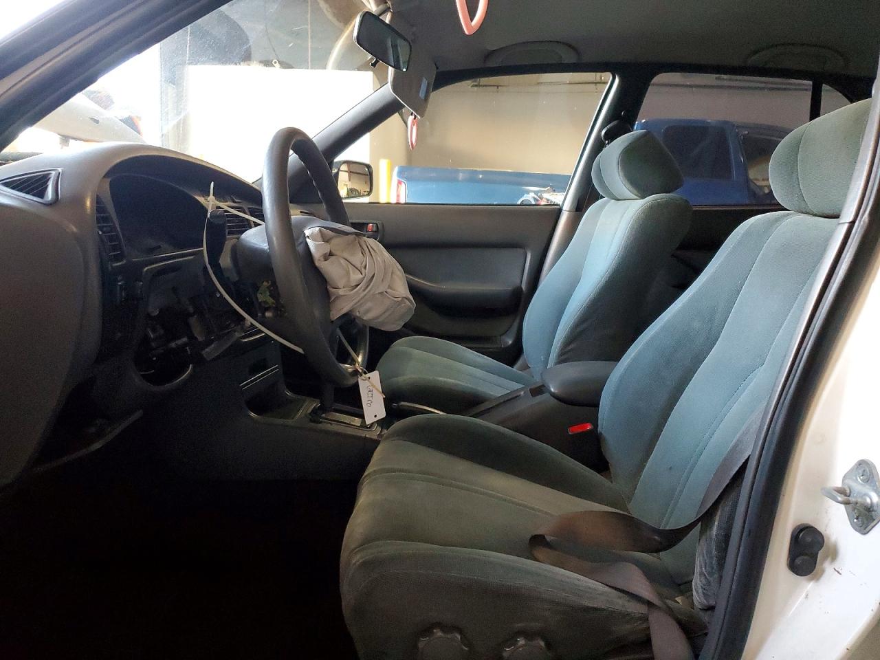 1992 TOYOTA CAMRY LE photo 7