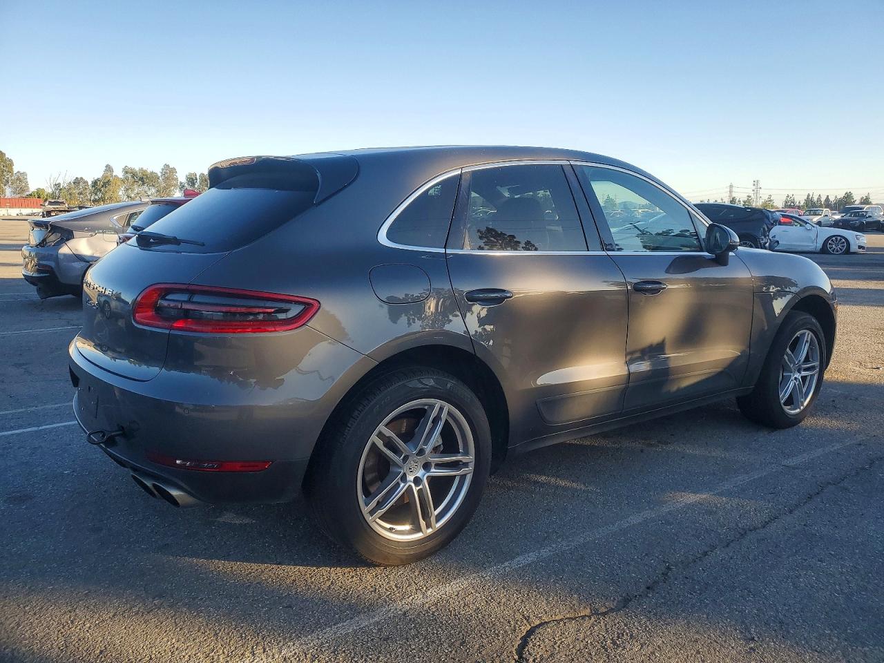 2016 PORSCHE MACAN S photo 3