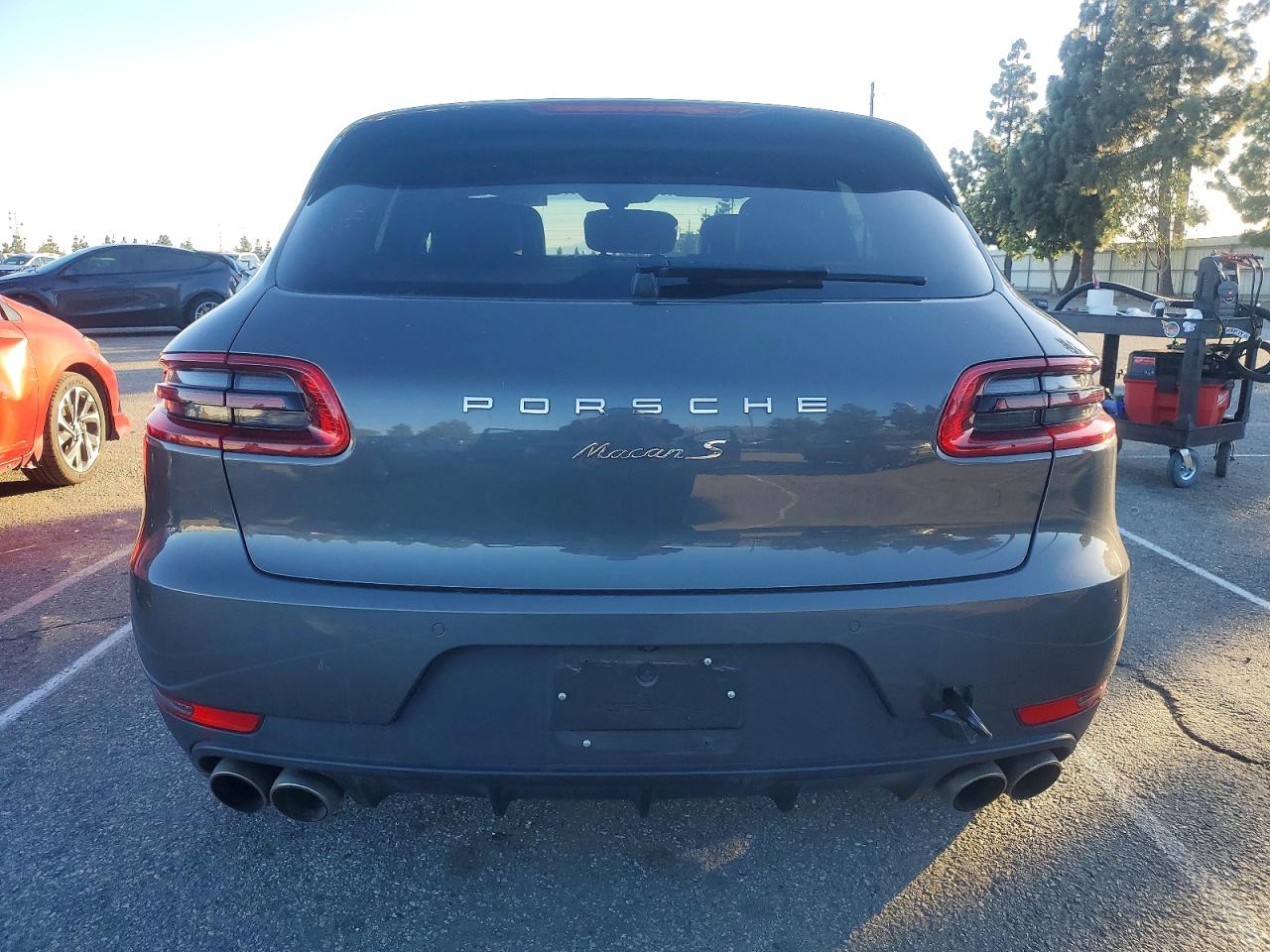 2016 PORSCHE MACAN S photo 6