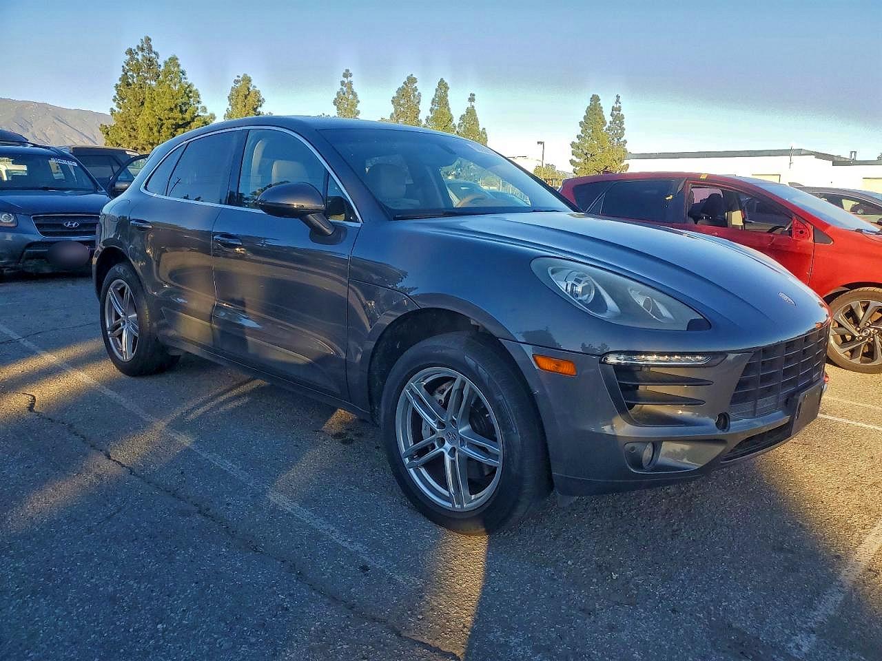 2016 PORSCHE MACAN S photo 4