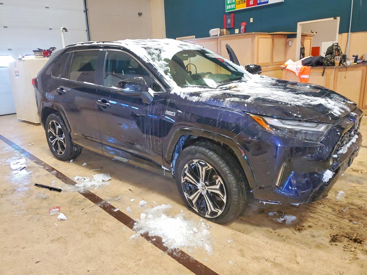 2024 TOYOTA RAV4 PRIME XSE photo 4