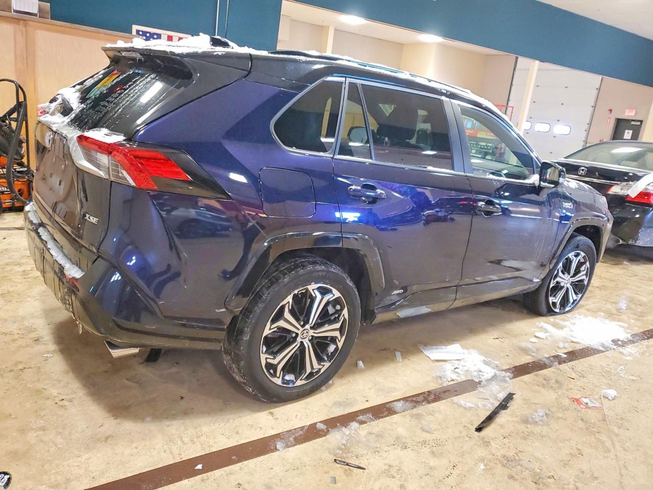 2024 TOYOTA RAV4 PRIME XSE photo 3