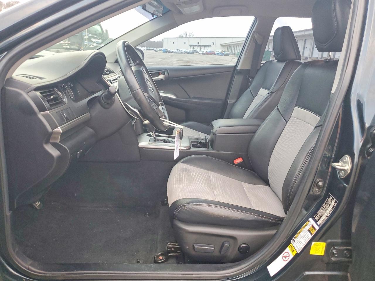 2014 TOYOTA CAMRY L photo 7