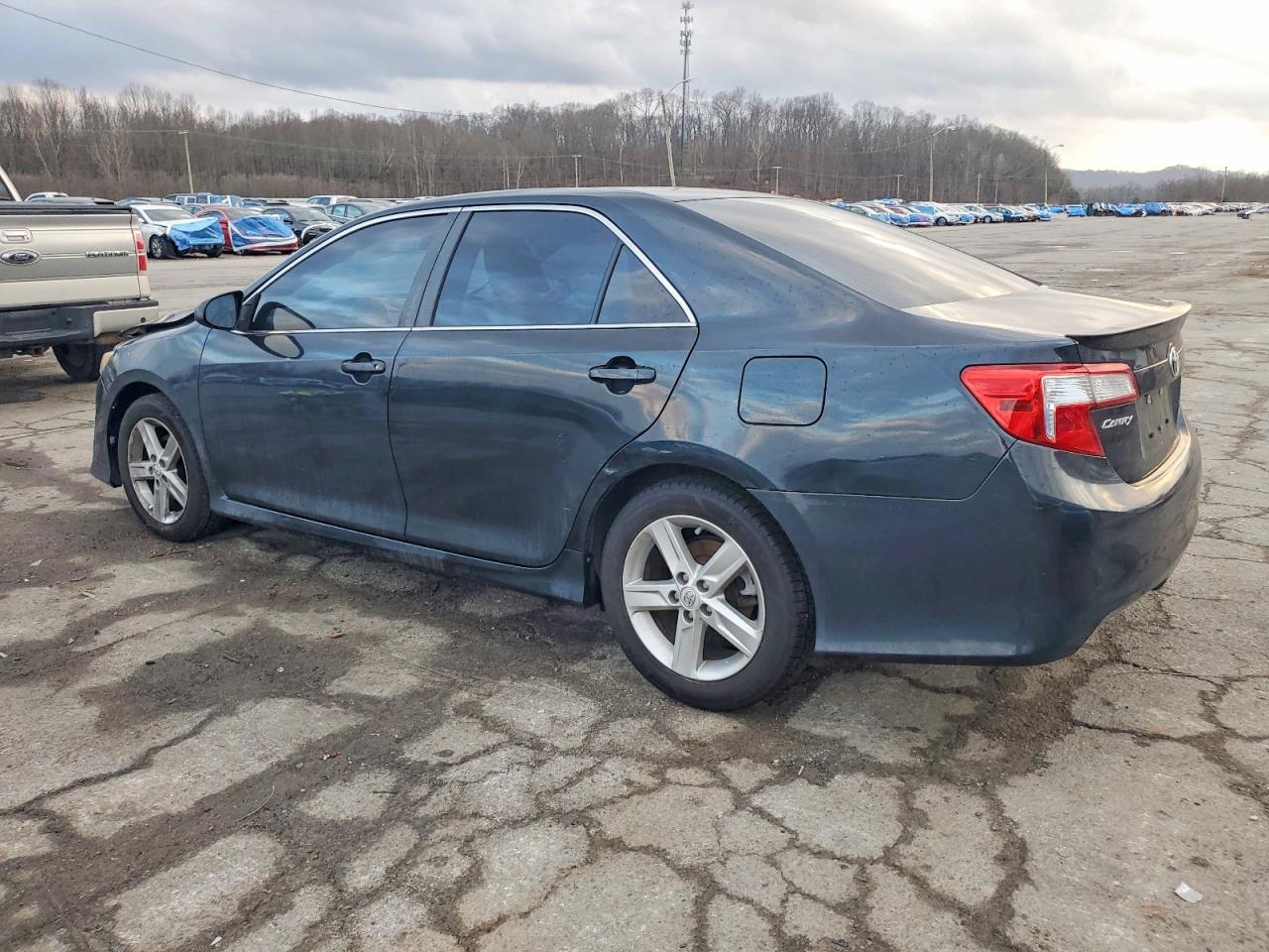 2014 TOYOTA CAMRY L photo 2