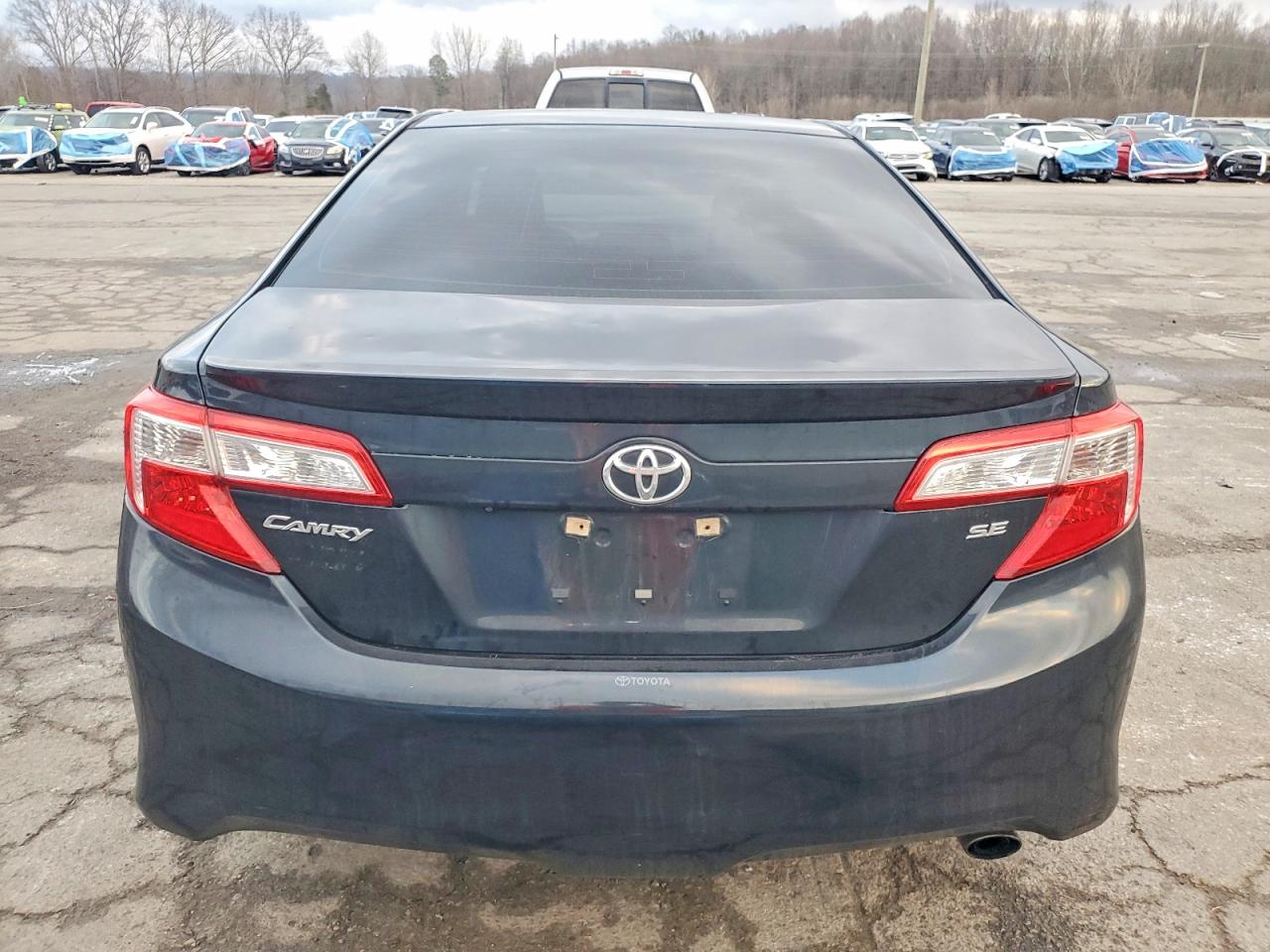 2014 TOYOTA CAMRY L photo 6