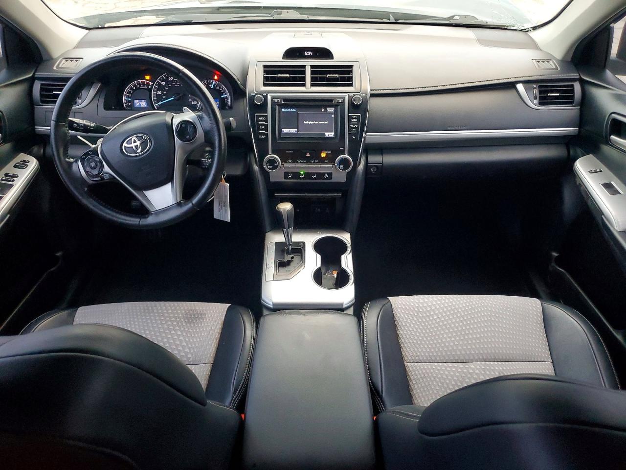 2014 TOYOTA CAMRY L photo 8