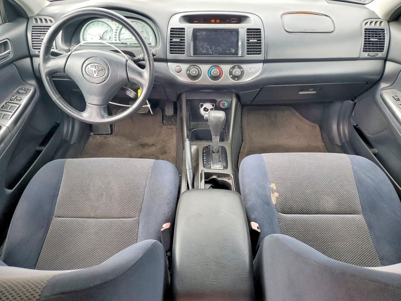 2004 TOYOTA CAMRY SE photo 8