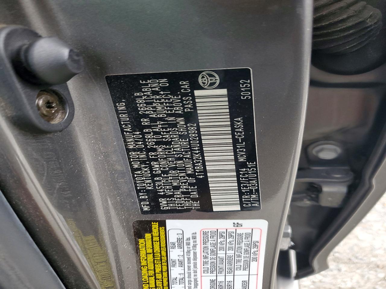 2004 TOYOTA CAMRY SE photo 12