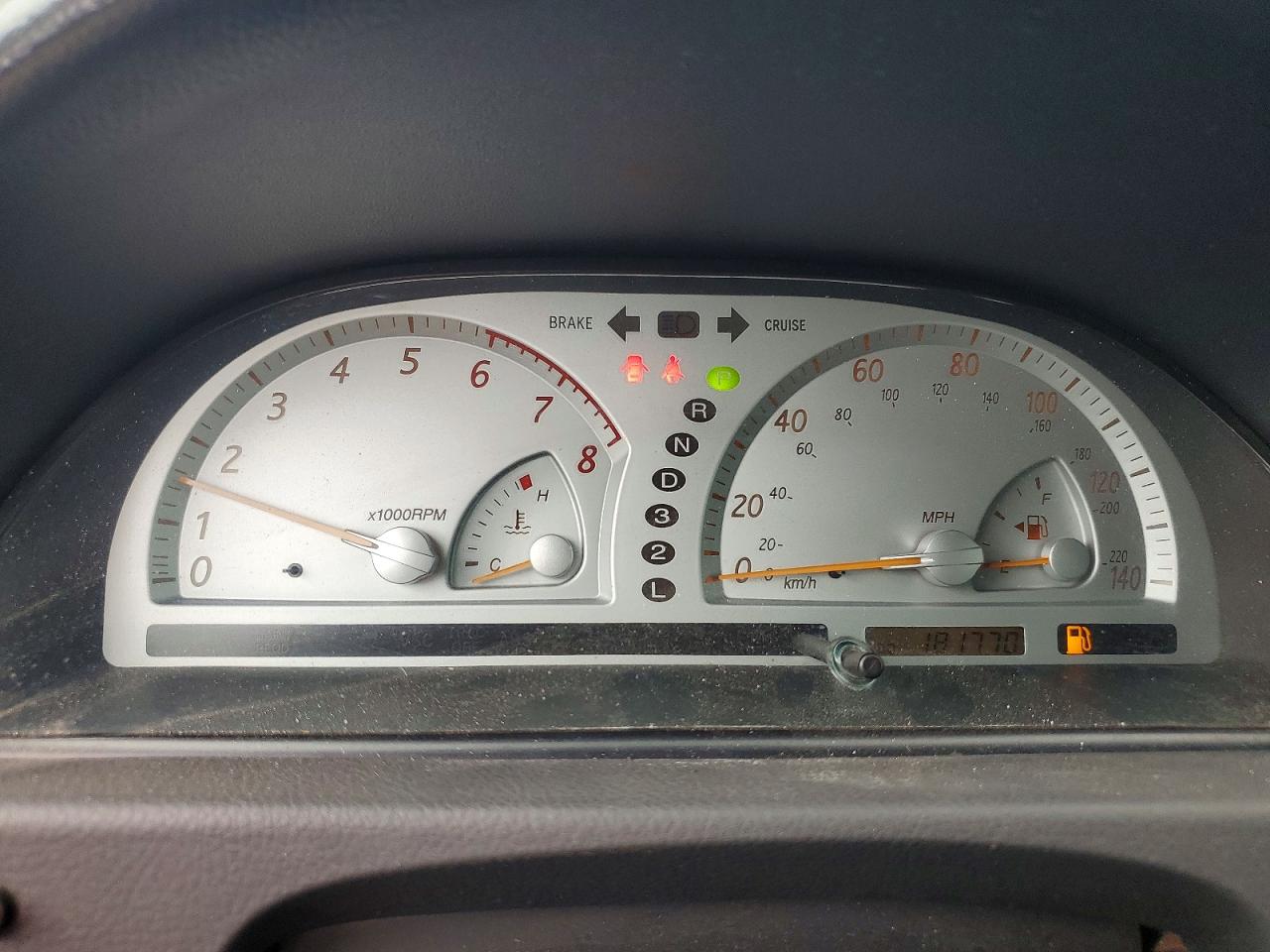 2004 TOYOTA CAMRY SE photo 9