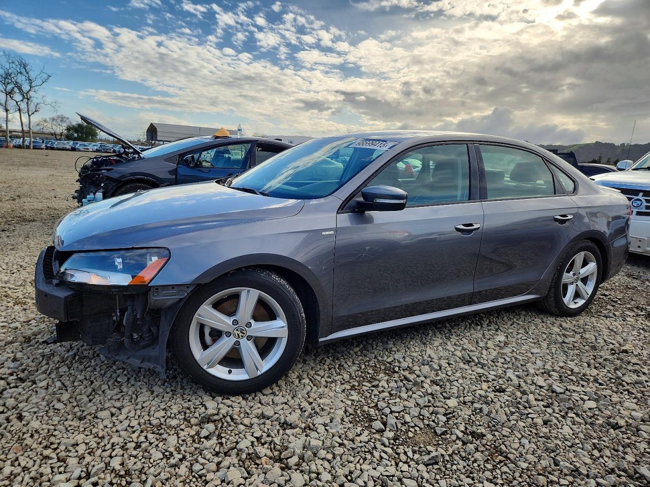 2014 VOLKSWAGEN PASSAT
