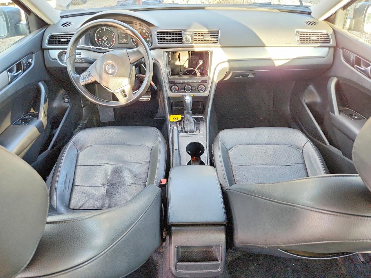 2014 VOLKSWAGEN PASSAT S photo 8