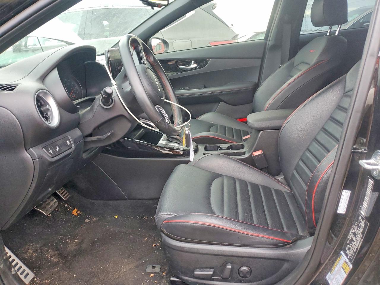 2024 KIA FORTE GT photo 7