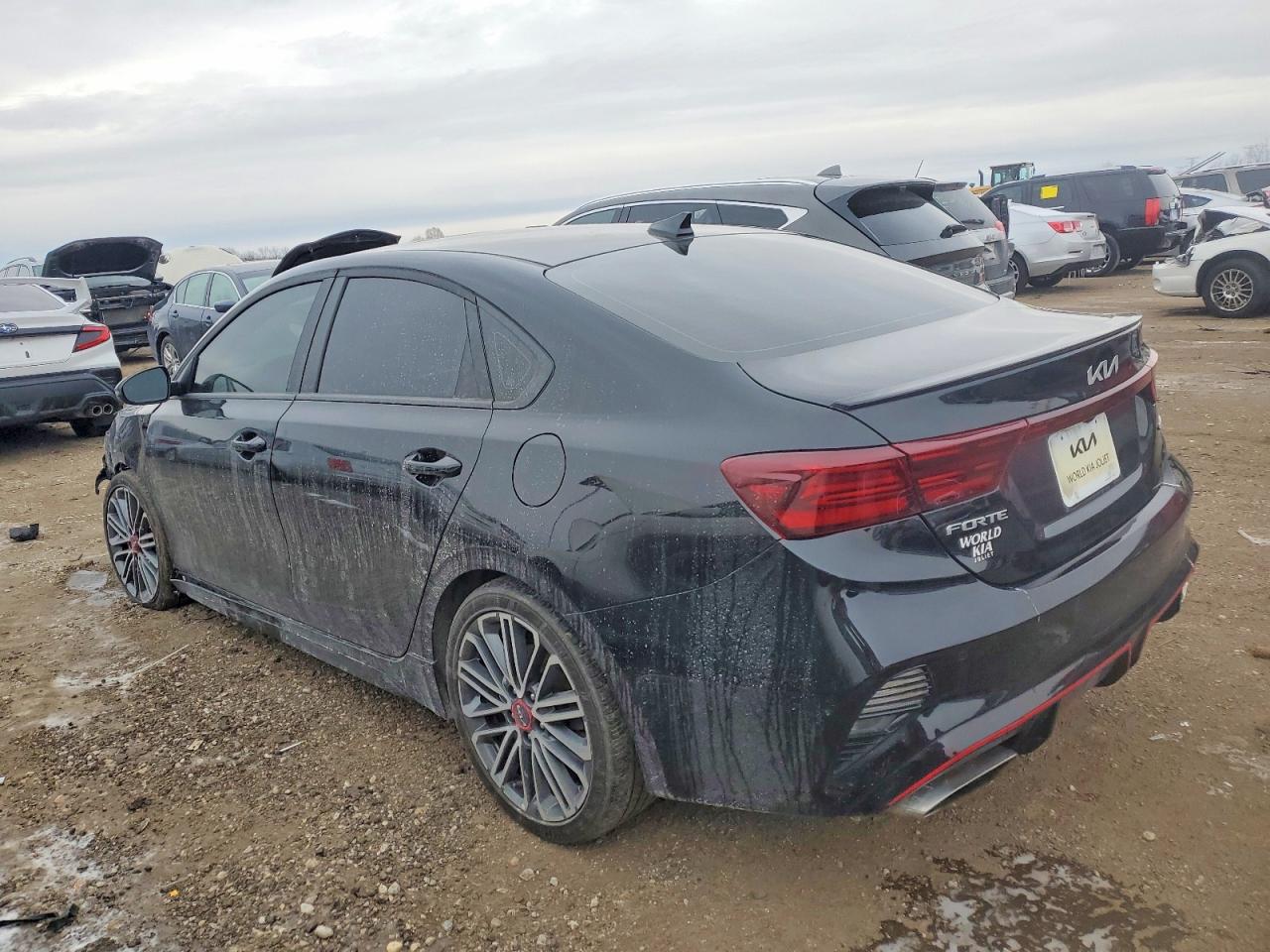 2024 KIA FORTE GT photo 2