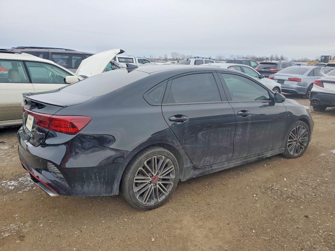 2024 KIA FORTE GT photo 3