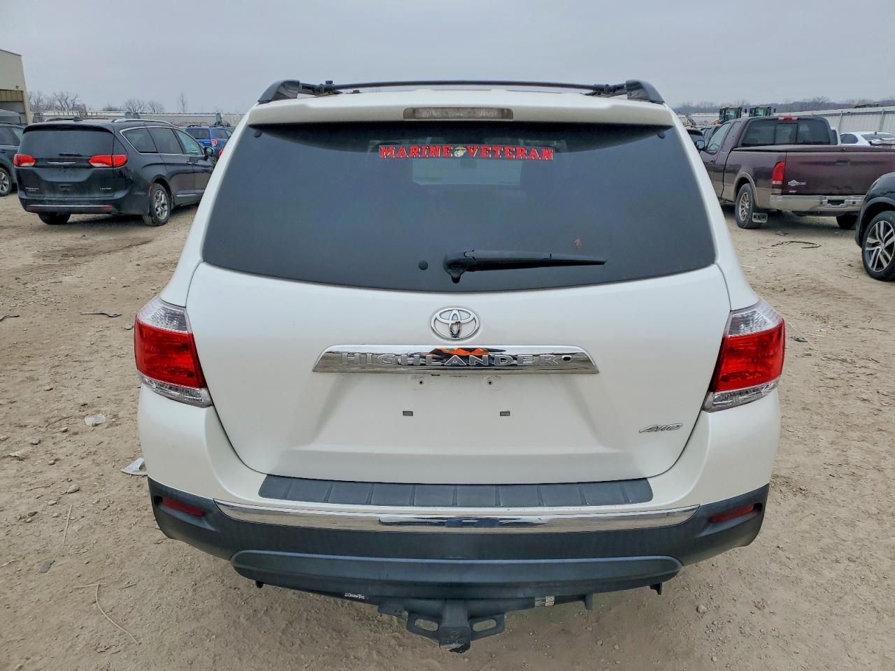 2013 TOYOTA HIGHLANDER BASE photo 6